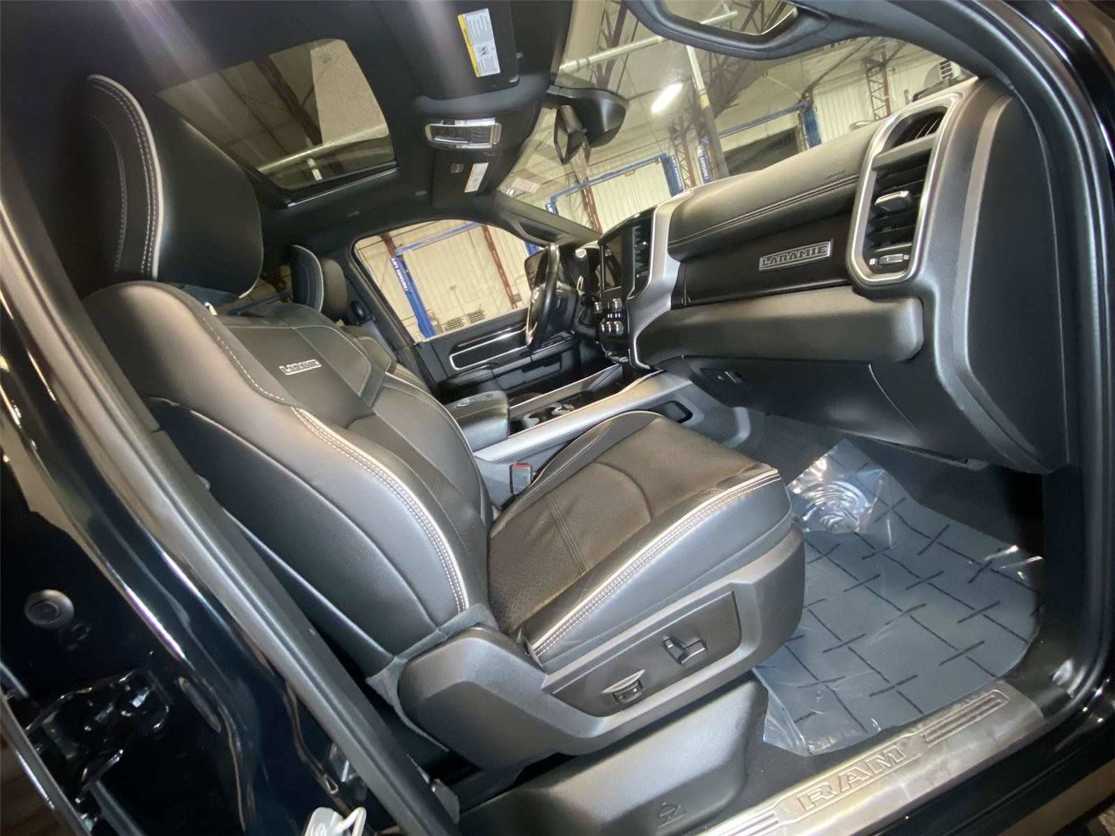 Used 2020 RAM 2500 Laramie w/ Night Edition AWD/4WD image 27