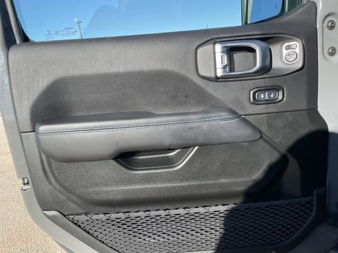 Used 2022 Jeep Wrangler Unlimited Rubicon 4xe w/ Safety Group image 25