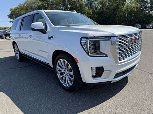 Certified 2024 GMC Yukon XL Denali w/ Denali Reserve Package image 34