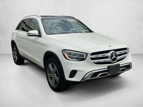 Used 2022 Mercedes-Benz GLC 300 4MATIC image 3