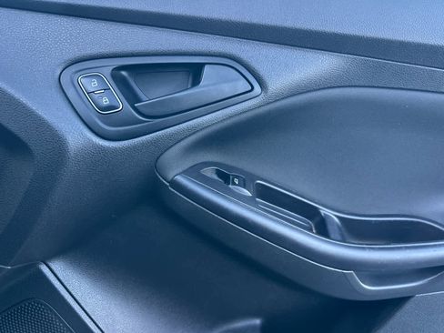 Used 2015 Ford Focus S image 18