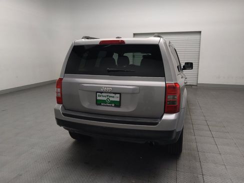 Used 2016 Jeep Patriot Latitude FWD image 7