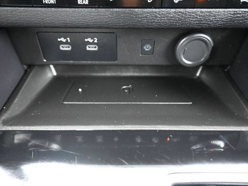Used 2025 Mitsubishi Outlander AWD image 25