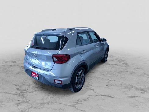 Used 2025 Hyundai Venue SEL image 10