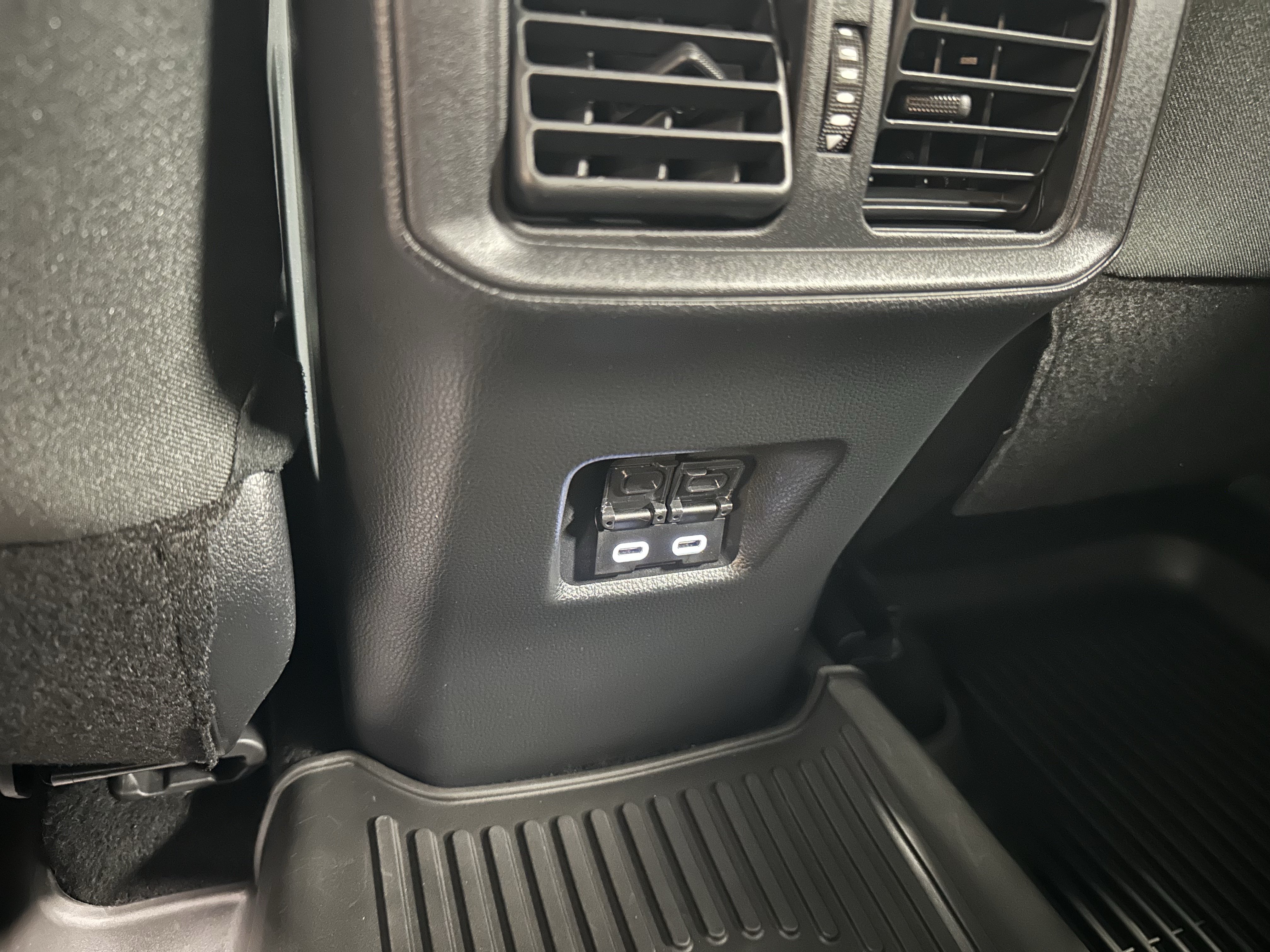 Used 2024 Toyota RAV4 XLE AWD/4WD image 21