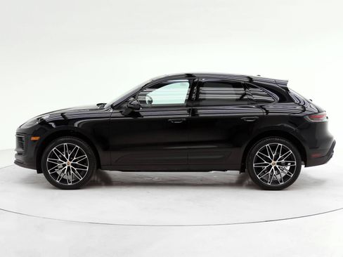 Used 2025 Porsche Macan AWD/4WD image 2
