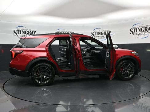 Used 2025 Ford Explorer ST w/ Sun And Sound Package RWD image 36