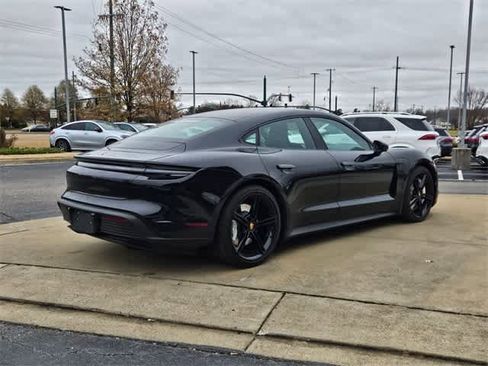 Used 2023 Porsche Taycan w/ Premium Package image 9