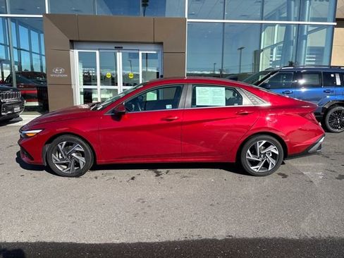 Certified 2025 Hyundai Elantra Limited image 2