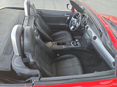 Used 2007 MAZDA MX-5 Miata Grand Touring w/ Interior Trim Pkg image 6