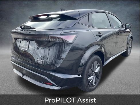 Used 2023 Nissan Ariya AWD image 4