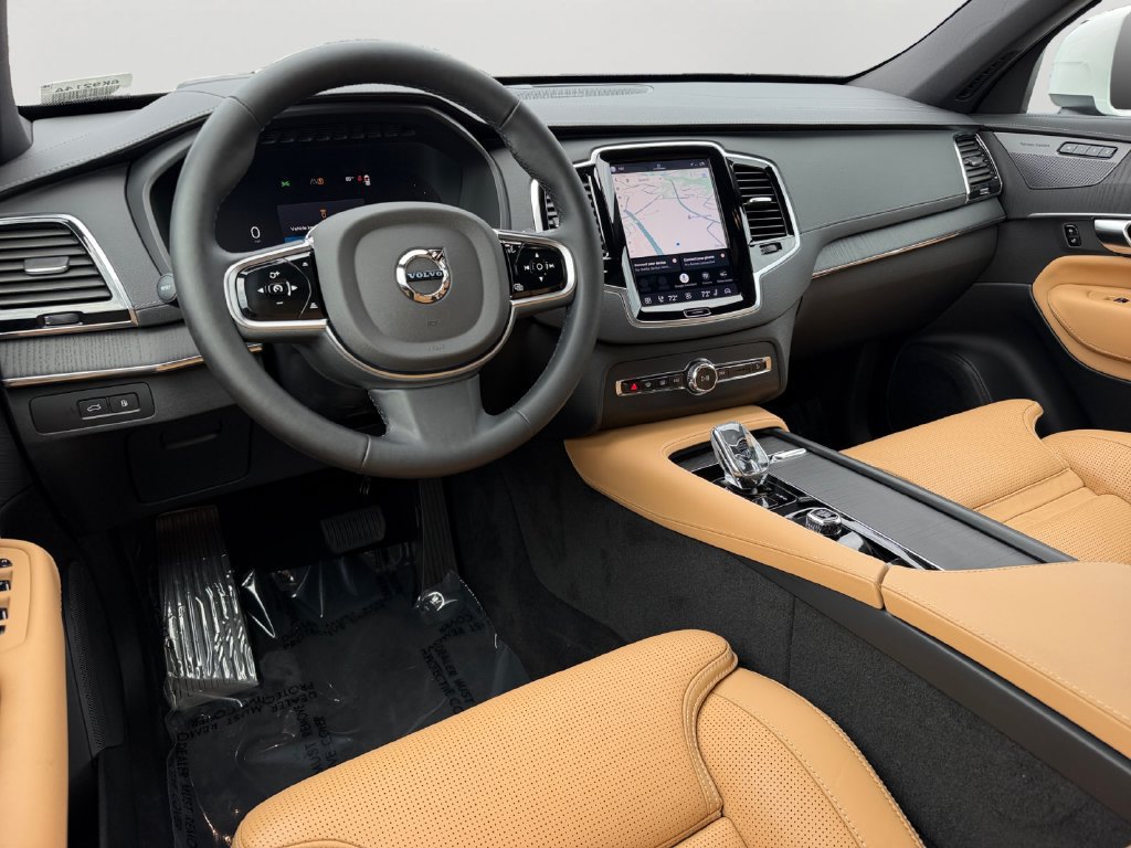 Certified 2025 Volvo XC90 T8 Ultra AWD/4WD image 13