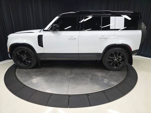 Used 2025 Land Rover Defender 110 S image 8