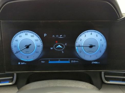 Used 2025 Hyundai Elantra SEL FWD image 17