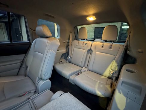 Used 2013 Toyota Highlander Limited image 18