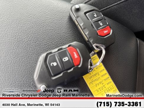 Used 2024 Jeep Wrangler Unlimited Rubicon w/ Technology Group image 28