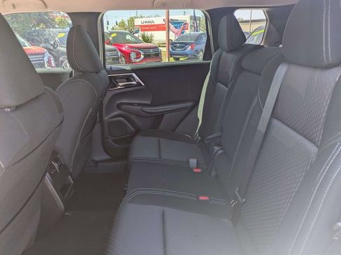 Used 2022 Mitsubishi Outlander ES image 13