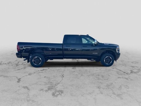 New 2026 RAM 2500 Laramie w/ Towing Technology Group AWD/4WD image 9