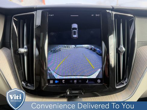 Certified 2023 Volvo XC60 B5 Ultimate w/ Climate Package image 34