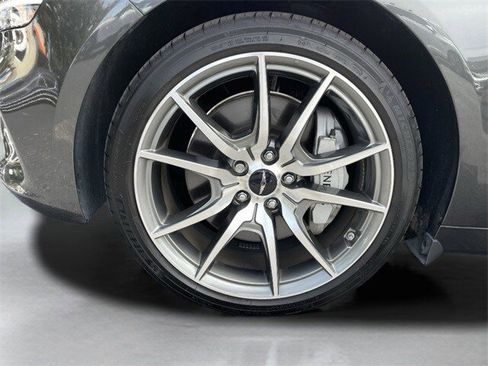 Used 2025 Genesis G70 2.5T image 35