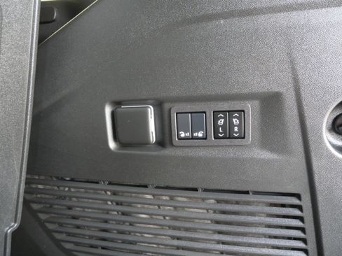 Used 2024 GMC Yukon Denali Ultimate image 10