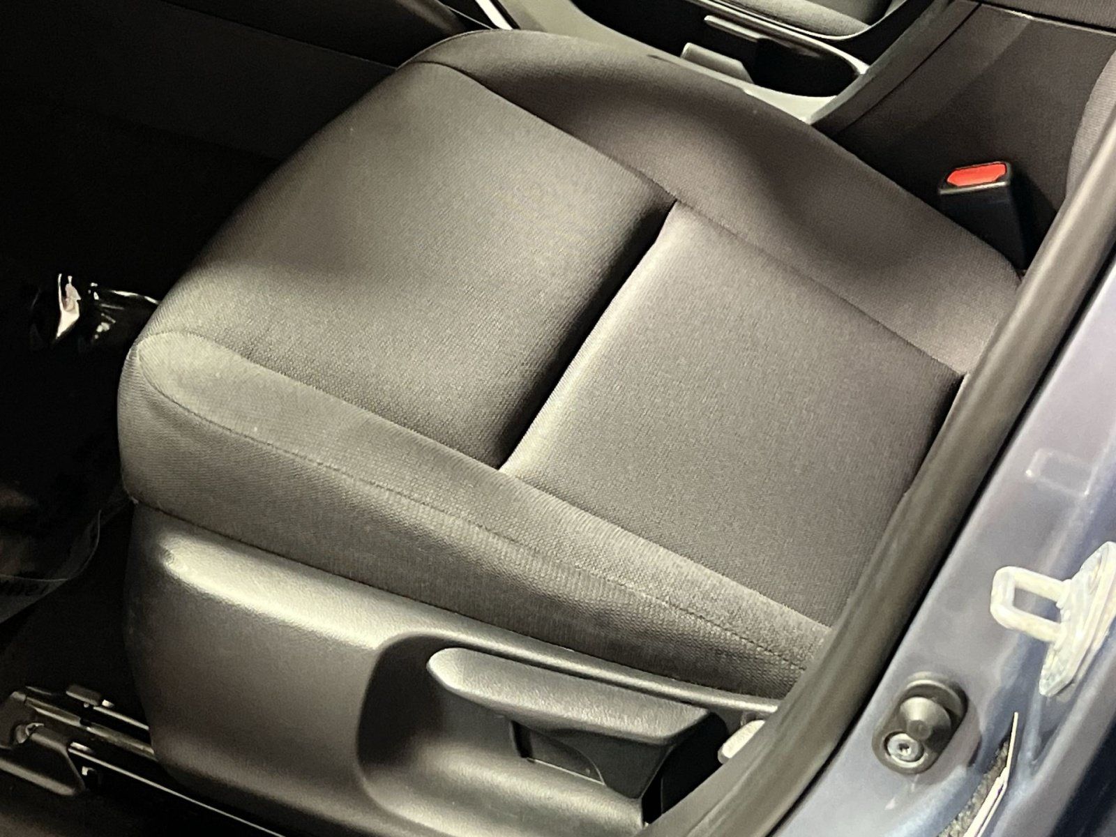 Used 2025 Toyota Corolla LE FWD image 14