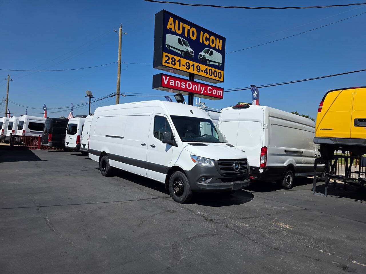 Used 2021 Mercedes-Benz Sprinter 3500 image 25