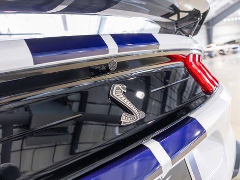 Used 2021 Ford Mustang Shelby GT500 w/ Carbon Fiber Track Pack image 20