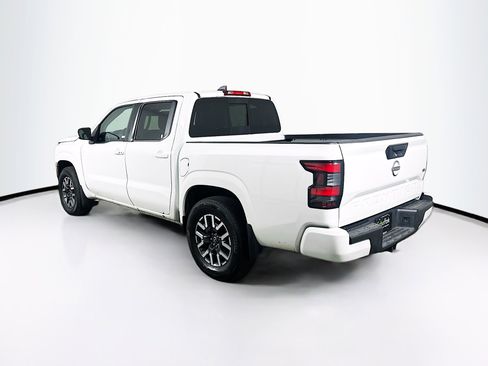 Used 2024 Nissan Frontier SL image 5