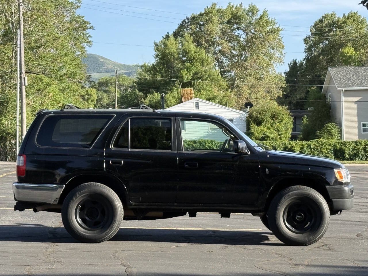 Used 2000 Toyota 4Runner SR5 w/ Upgrade Value Pkg 3 RWD image 4