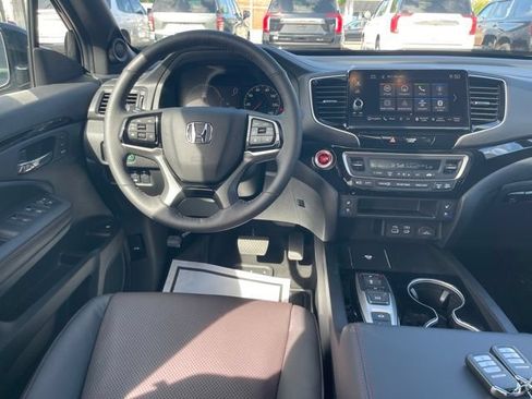 Used 2025 Honda Ridgeline Black Edition image 4