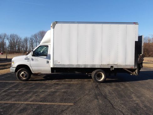 Used 2013 Ford E-350 and Econoline 350 Super Duty w/ Payload Pkg image 6