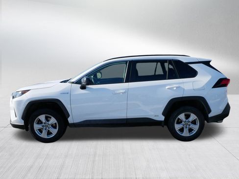 Used 2021 Toyota RAV4 LE image 4
