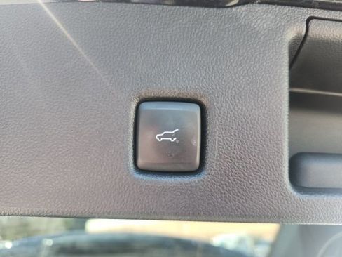 Used 2022 Ford Escape SE w/ Convenience Package AWD/4WD image 11