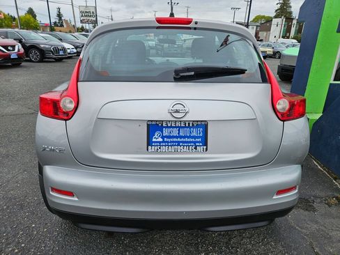 Used 2011 Nissan Juke S FWD image 4