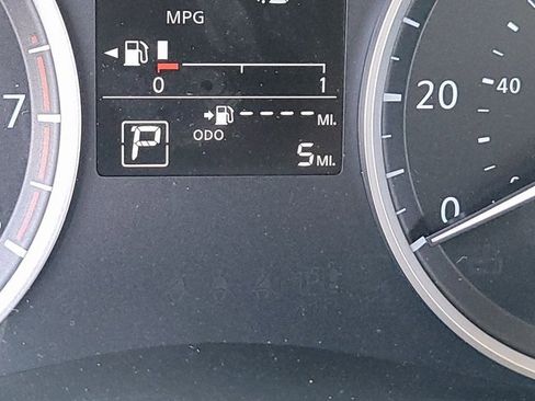 New 2025 Nissan Kicks Play S image 12