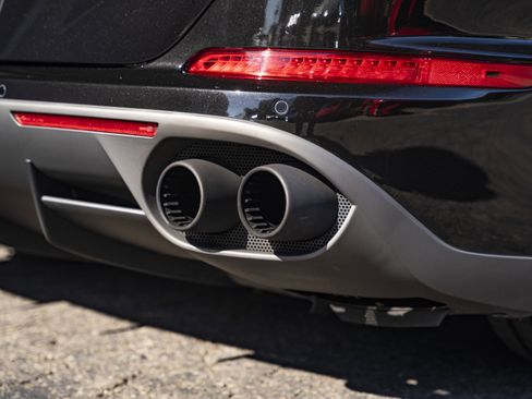 Used 2017 Ferrari California T image 17