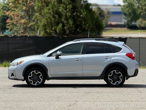 Used 2017 Subaru Crosstrek 2.0i Premium w/ Popular Package #1 AWD/4WD image 8