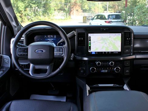 Used 2025 Ford F250 Lariat AWD/4WD image 29