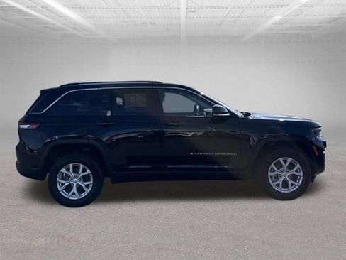Used 2023 Jeep Grand Cherokee Limited AWD/4WD image 50