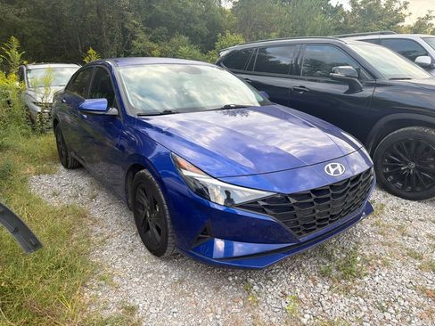 Used 2023 Hyundai Elantra SEL w/ Cargo Package FWD image 1