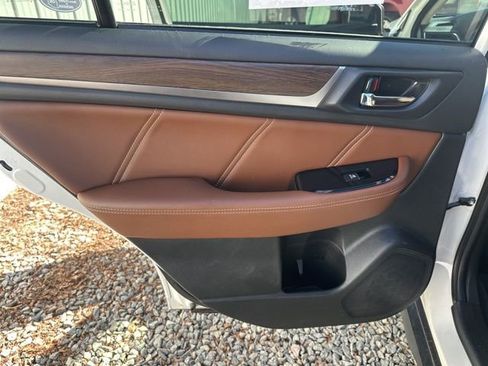 Used 2018 Subaru Outback 3.6R Touring image 16