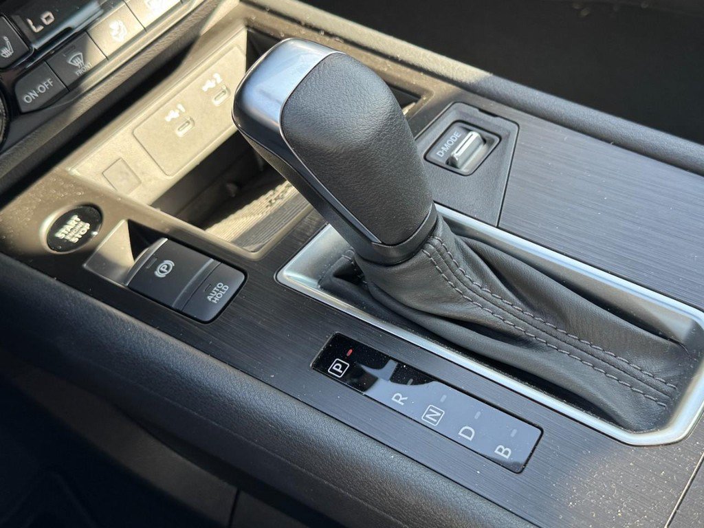 Used 2026 Nissan Kicks SV w/ Cold Weather Package FWD image 21