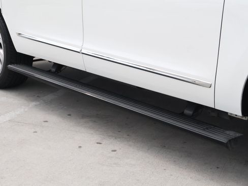 Used 2024 Lincoln Navigator L Reserve image 9