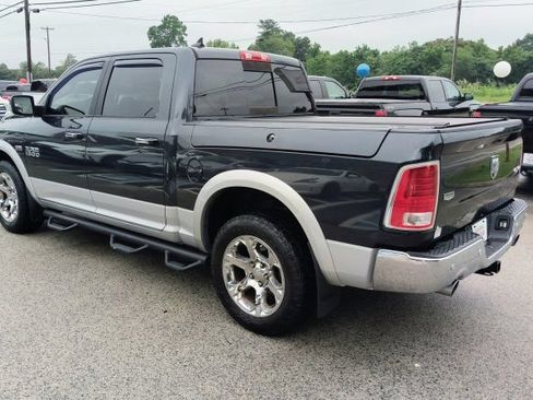 Used 2018 RAM 1500 Laramie w/ Convenience Group AWD/4WD image 3