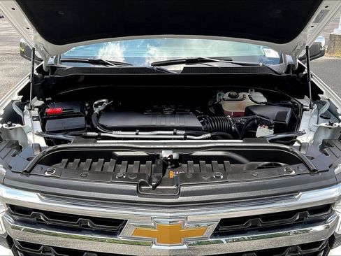 Used 2024 Chevrolet Silverado 1500 LT AWD/4WD image 35
