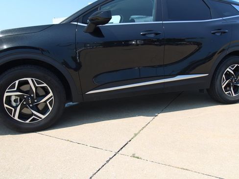 Used 2024 Kia Sportage LX FWD image 10