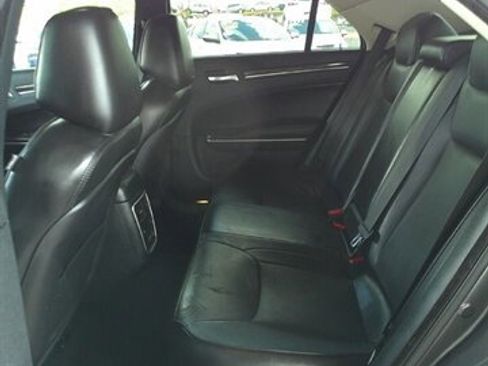 Used 2019 Chrysler 300 Limited image 20