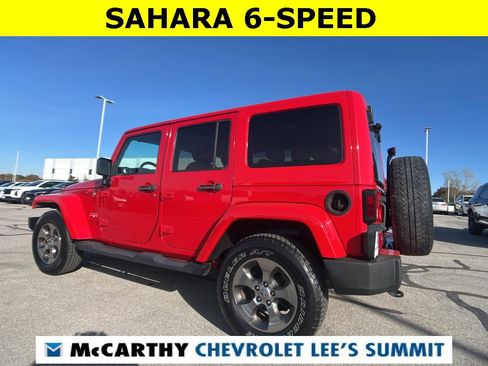 Used 2018 Jeep Wrangler Unlimited Sahara w/ Dual Top Group image 10