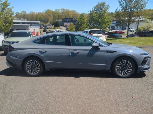 New 2026 Hyundai Sonata Limited FWD image 2